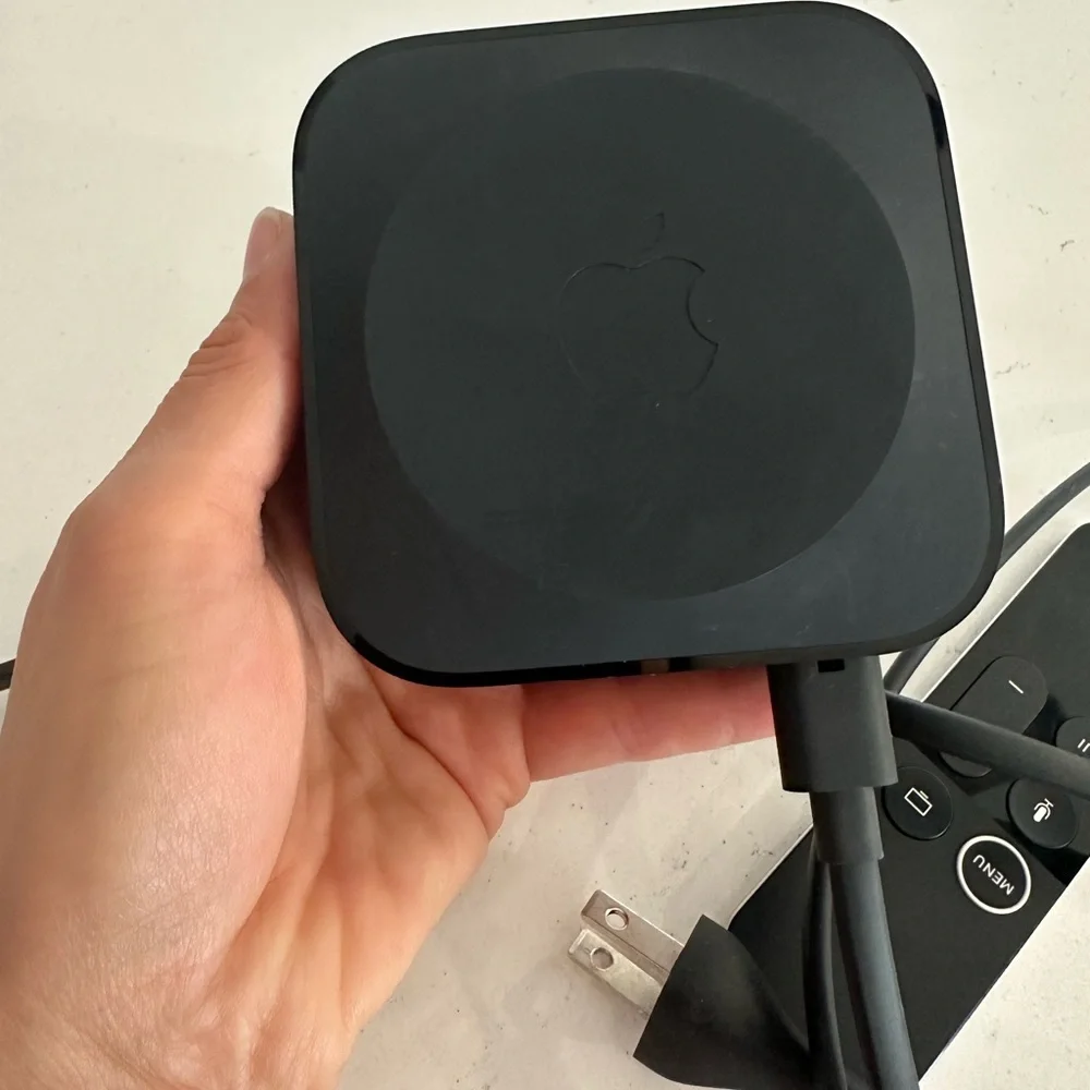 Apple TV - Picture 2 of 6